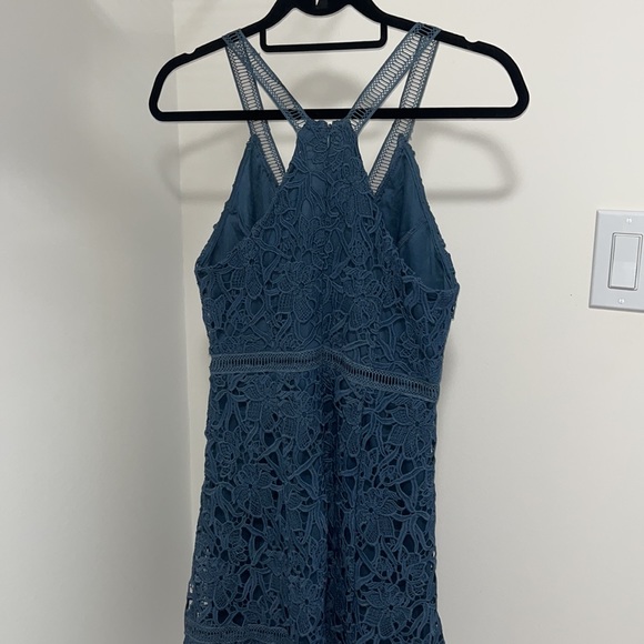 Lace blue strap midi length evening cocktail dress - Picture 2 of 6